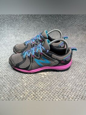 New Balance Women's Gray Athletic Sneakers with Pink and Blue Accents